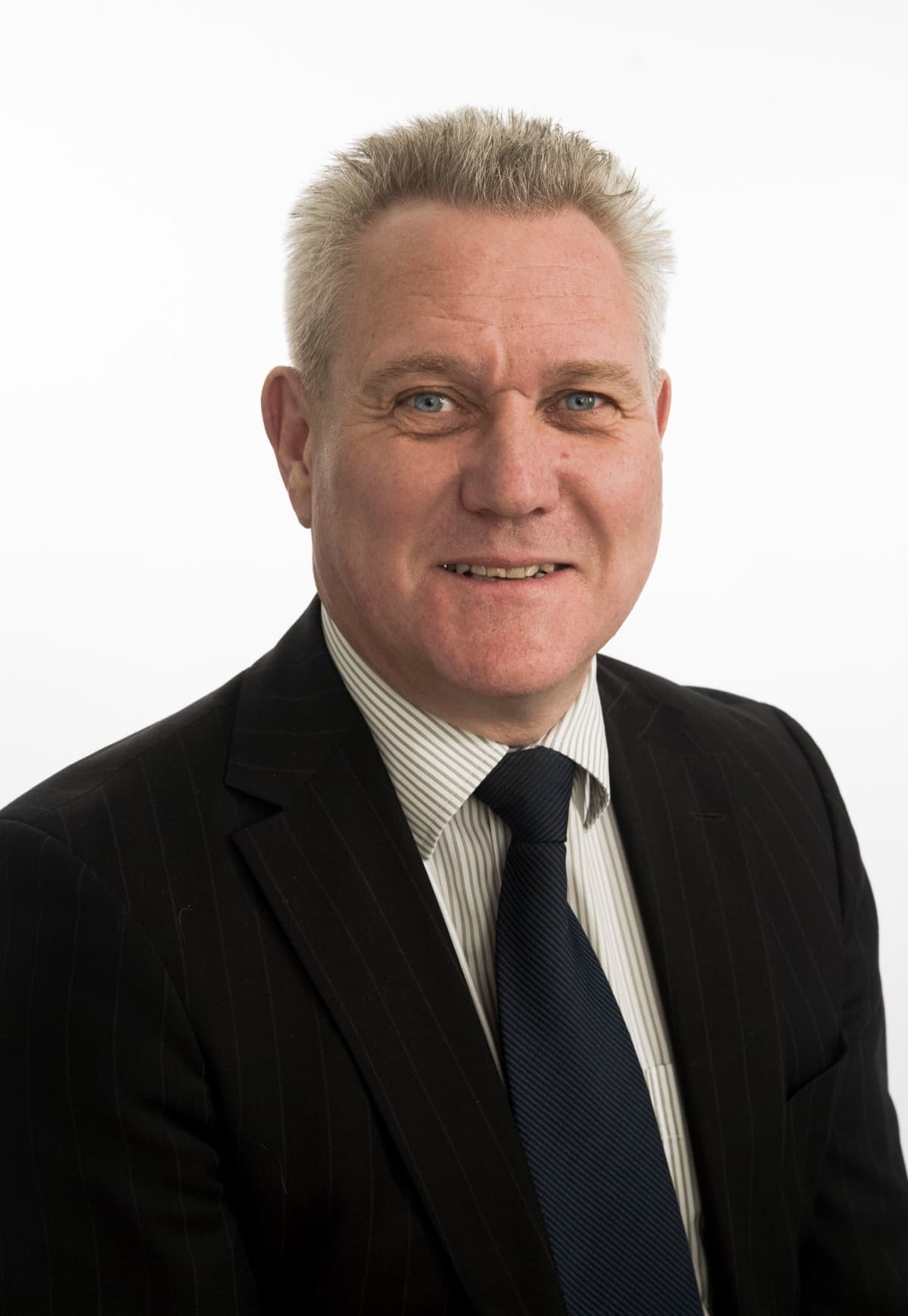 Henning Reinholdt, erhvervsmægler